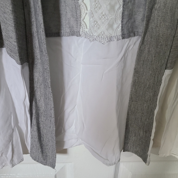 Amanda Green Cardigan size small - Picture 2 of 6